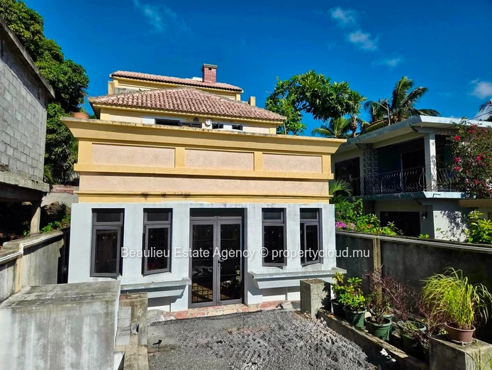 Maison de 3 étages à vendre – Goodlands