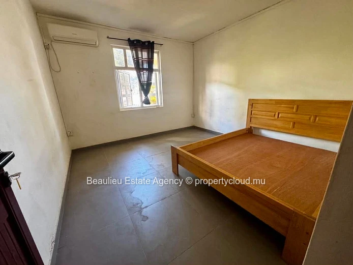 Immeuble résidentiel entièrement meublé à vendre à Point aux Canonniers